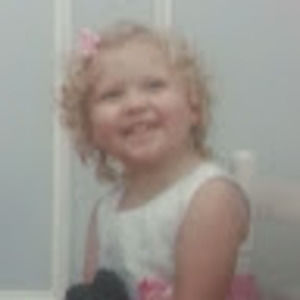 Meet your Posher, Larissa